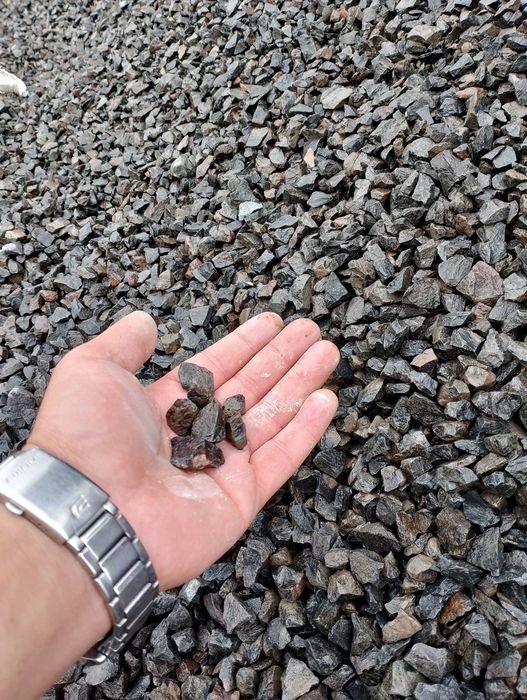 GRYS BAZALTOWY Ciemny Czarny kamień BAZALT, Brzeg Darex