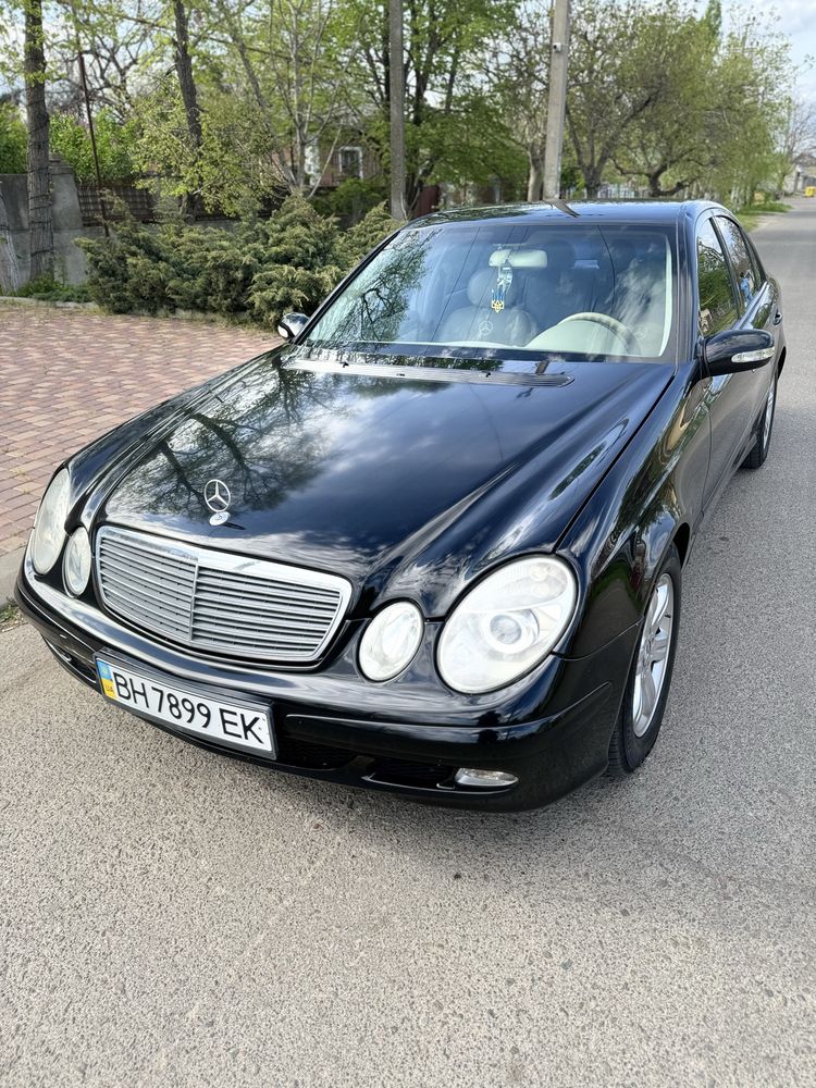 Продам Mercedes-Benz E-Class 2003 Автомат