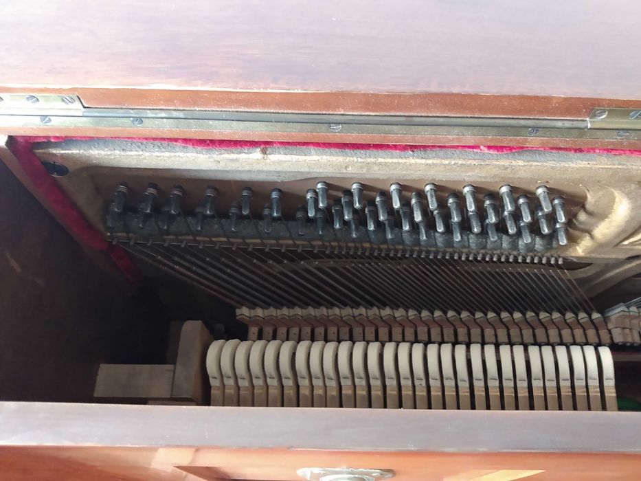 Pianino używane Georg Neumann