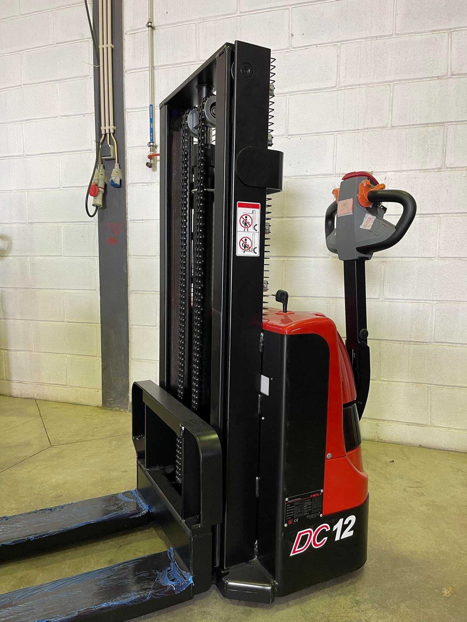 Stacker Elétrico litio Heli Novo 2.5m (NOVO)