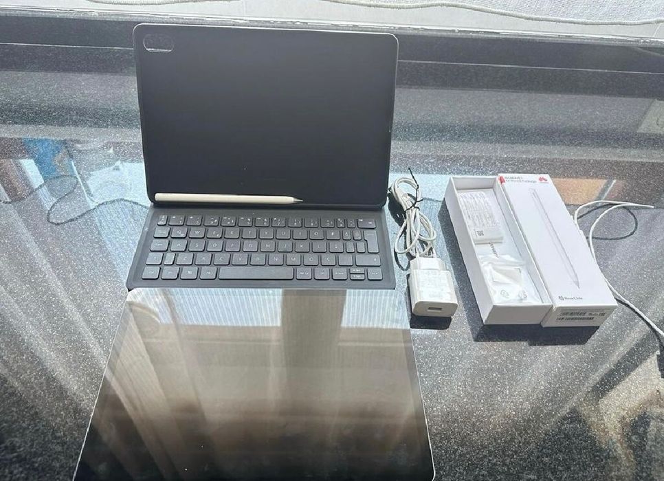 Huawei Matepad 11.5” + Keyboard + Pencil+ Case