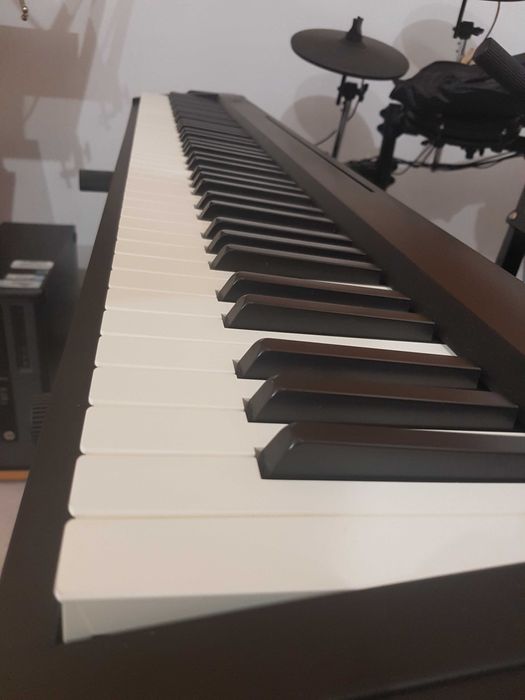ROLAND FP-10 BK przenośne pianino elektryczne cyfrowe
