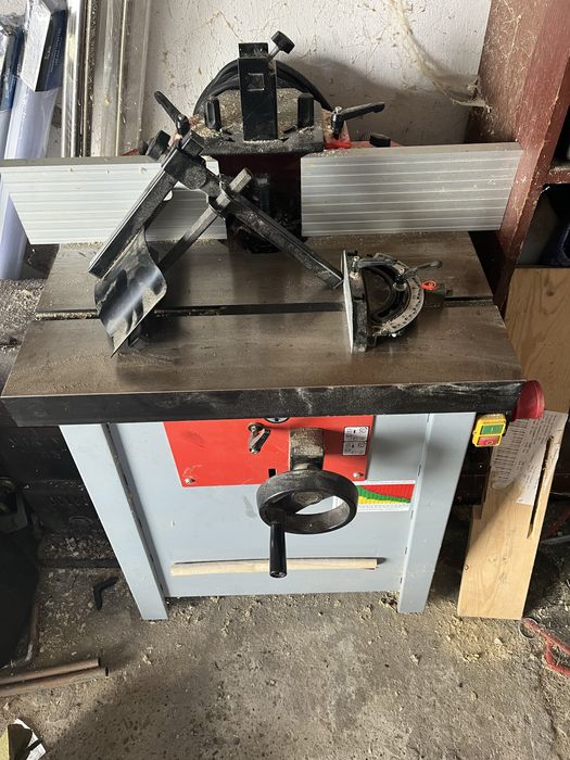 Frezarka dolnowrzecionowa HolzMann FS160solid