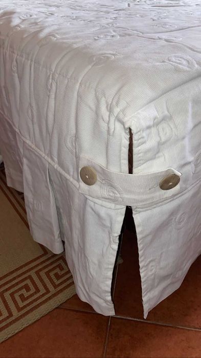 Edredon cama casal, com duas almofadas