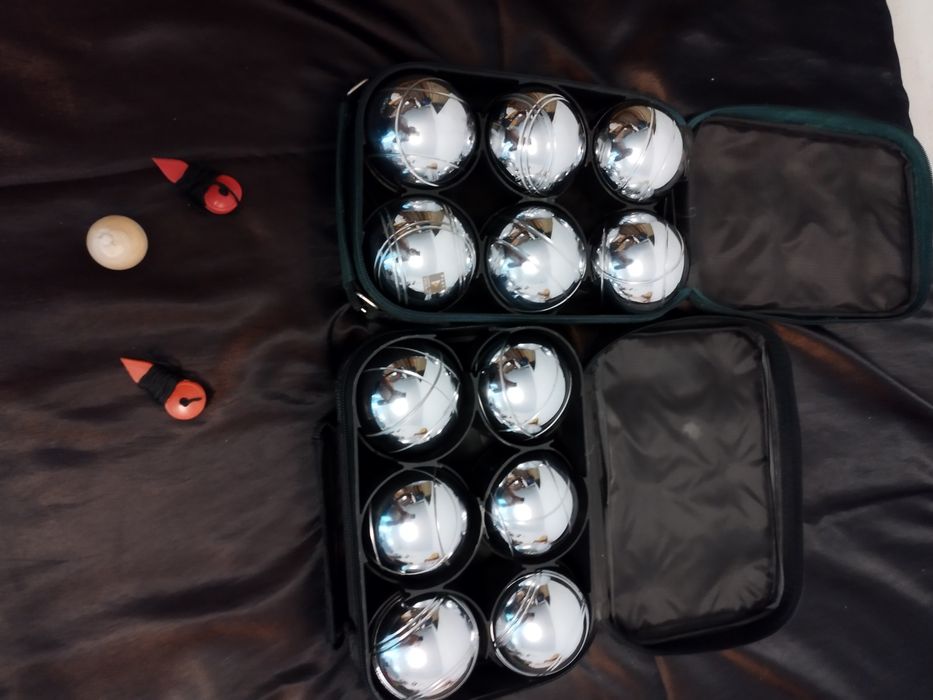 Kule do gry dwa zestawy