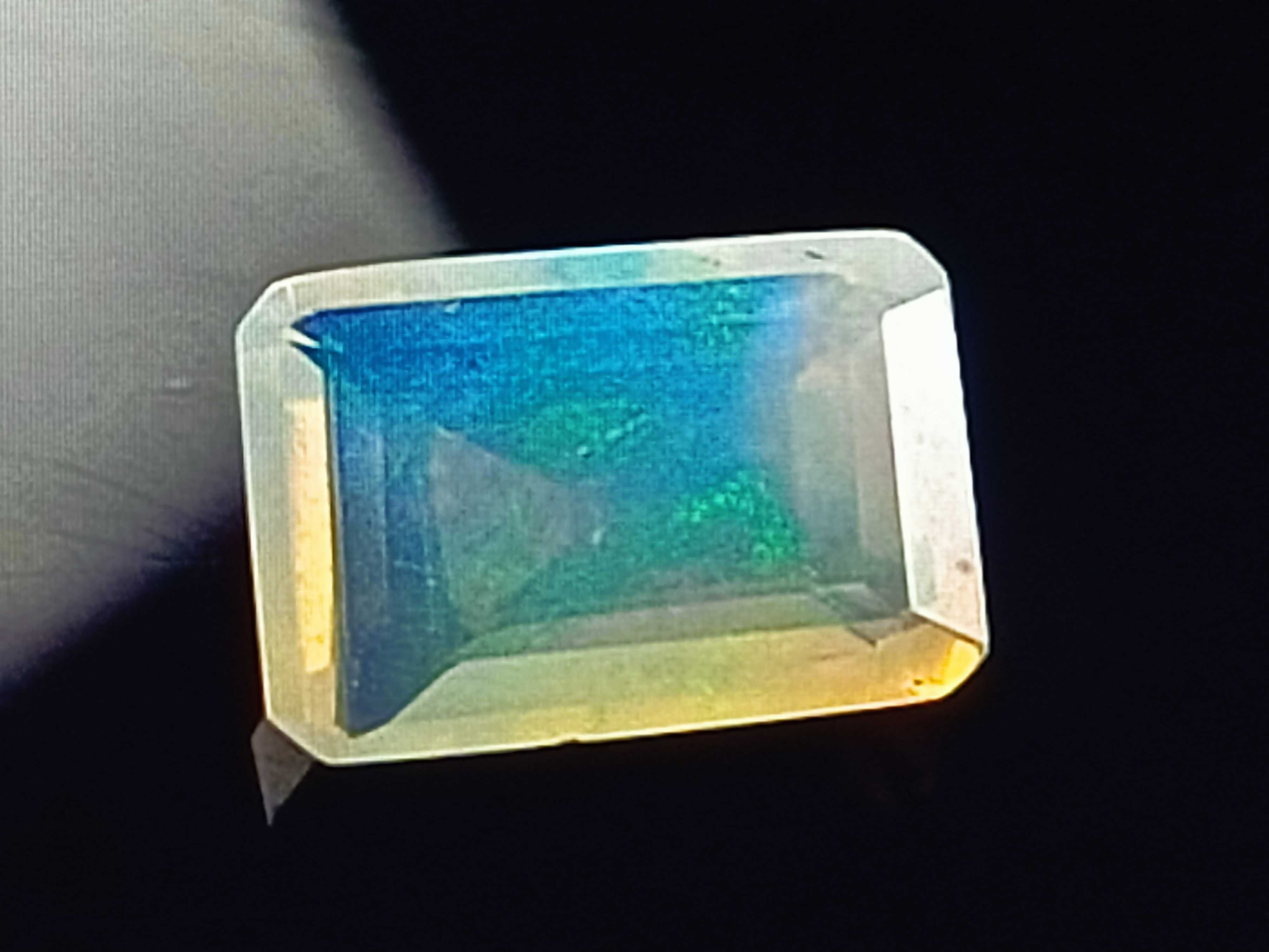 Opal naturalny szlachetny 2,70 ct