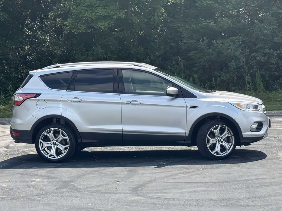 Ford Escape Titanium      2018