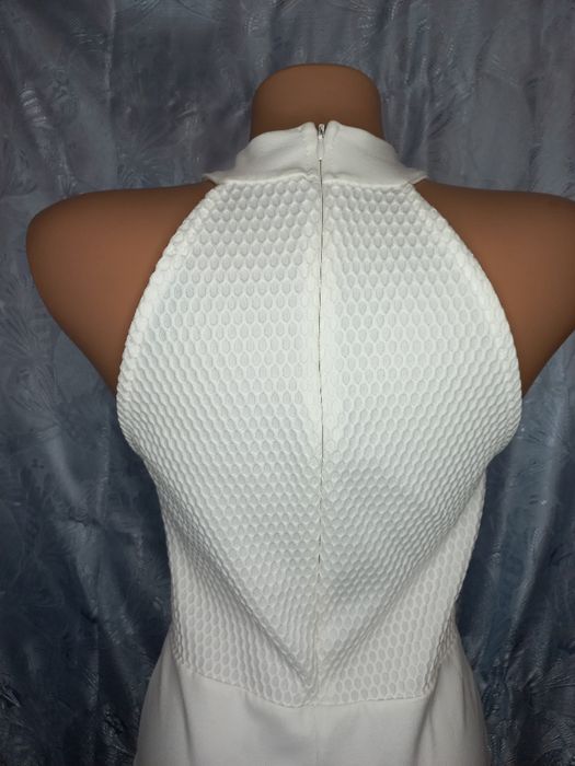 Неймовірна білосніжна сукня