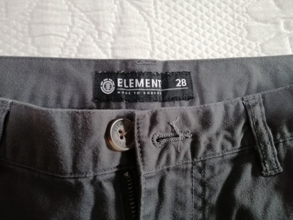 Calções da Element na cor cinzento