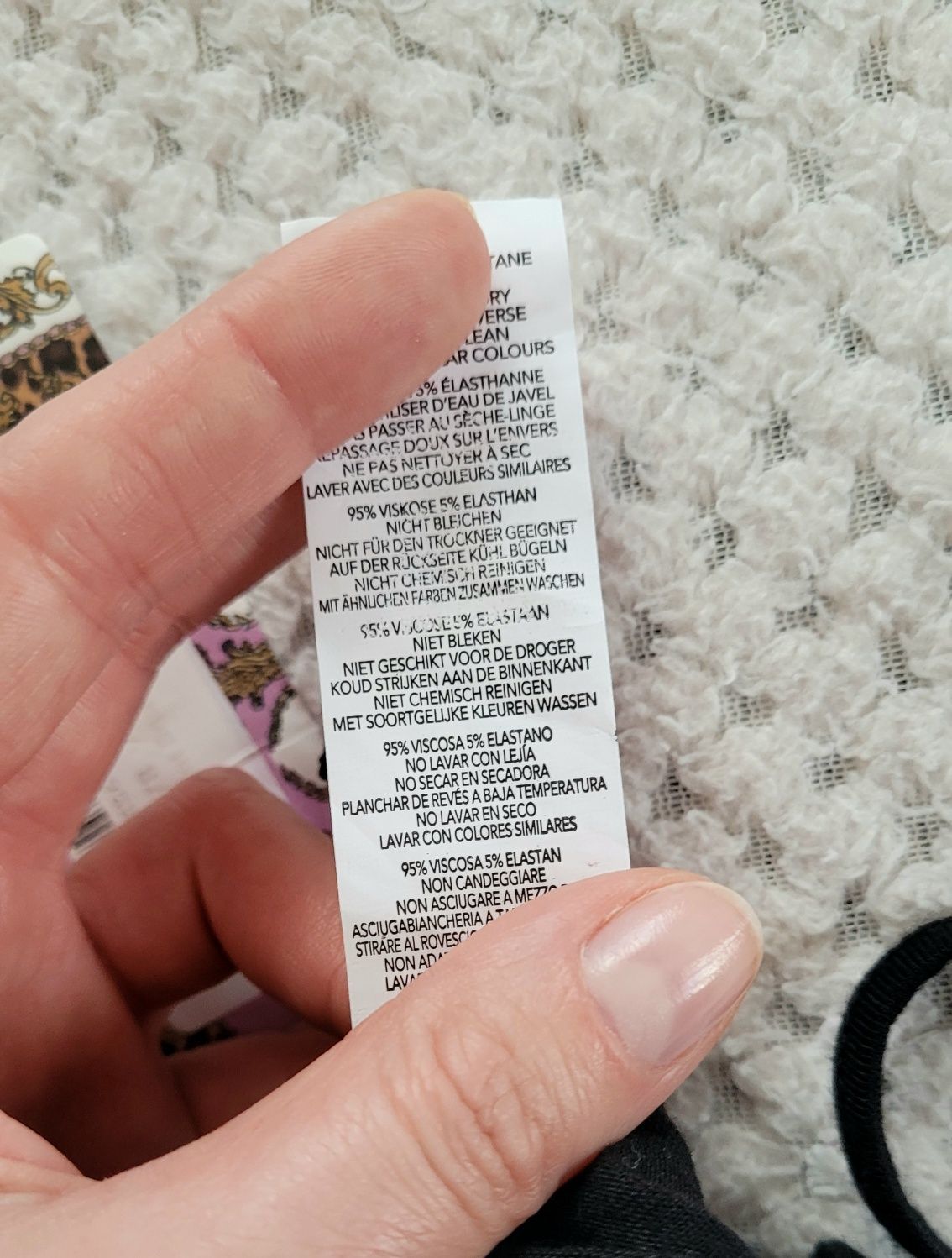 Nowy top na cienkich ramiączkach z ozdobnym printem motyl wiskoza