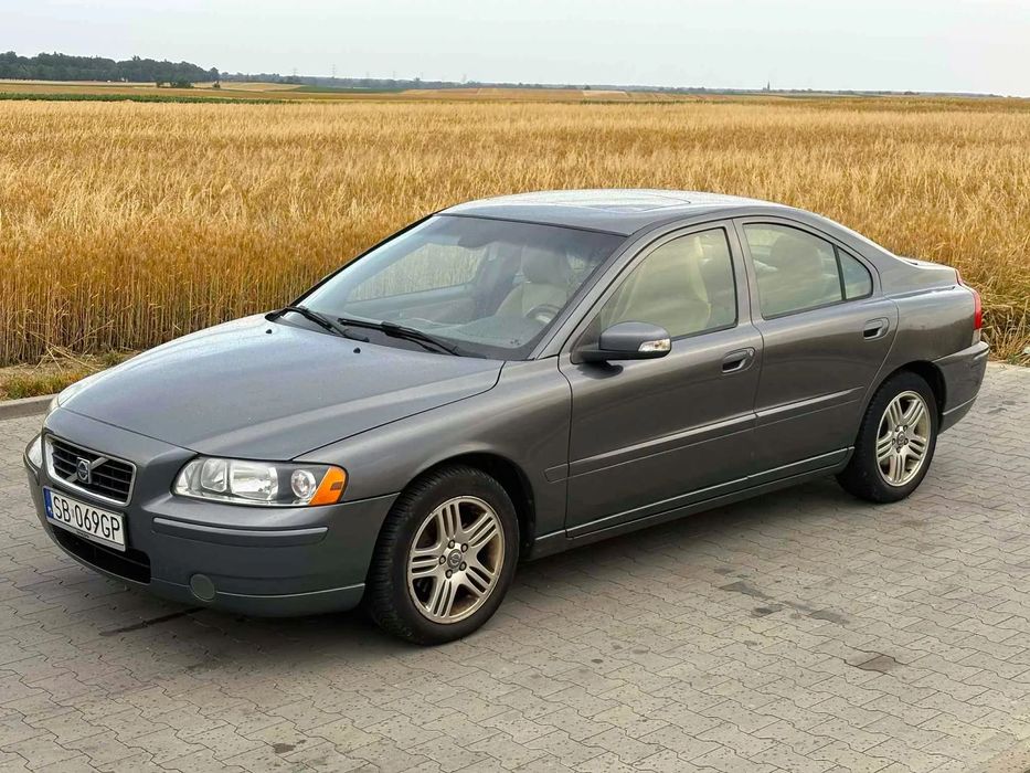 Volvo S60 przyzwoite wyposażenie