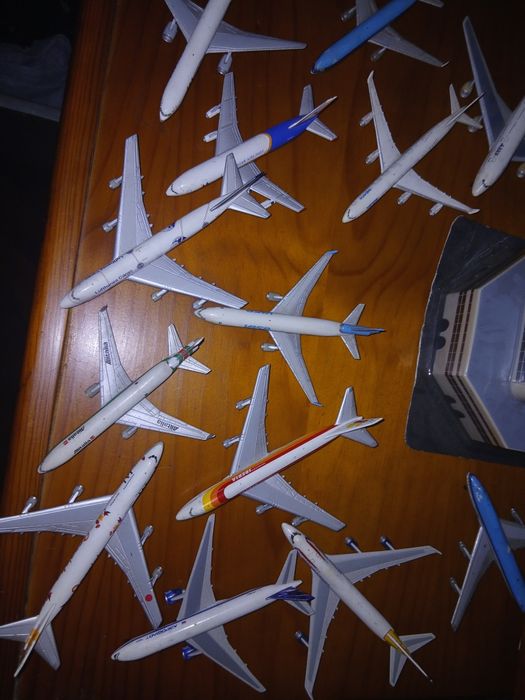 Coleção 13 aviões de Aeroporto por 80 €