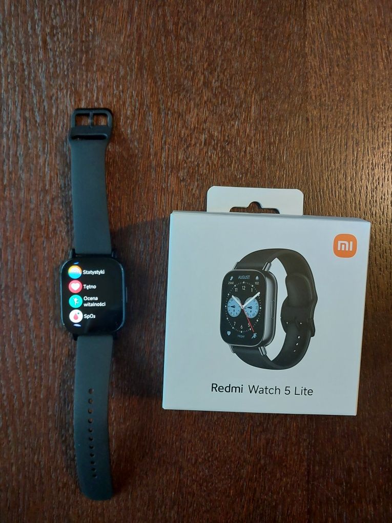 Smartwatche Radmi Watch 5 Lite.
