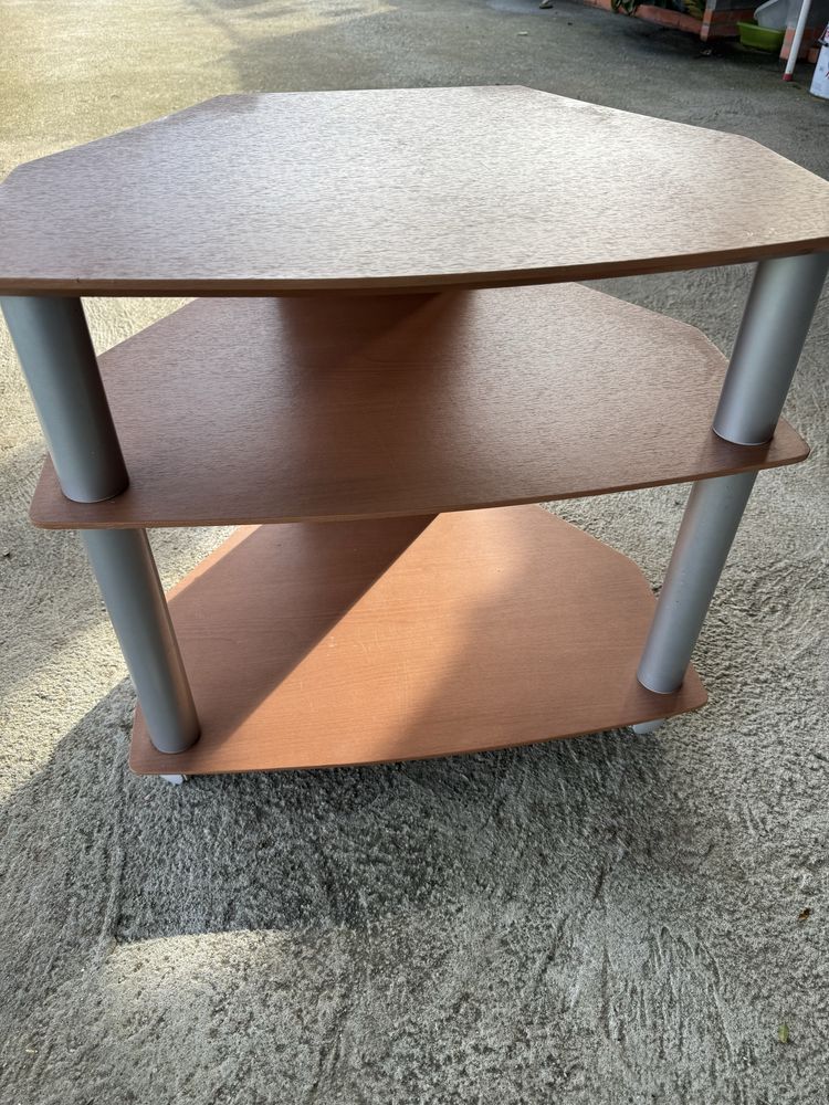 Mesa pequena TV com rodas
