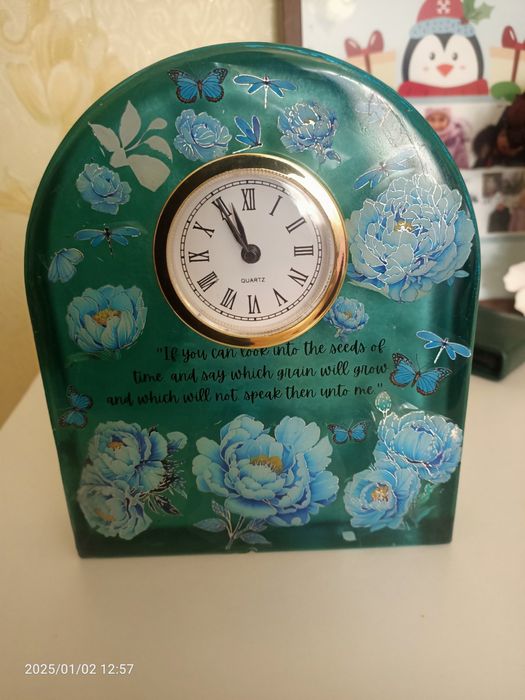 Настільний годиник