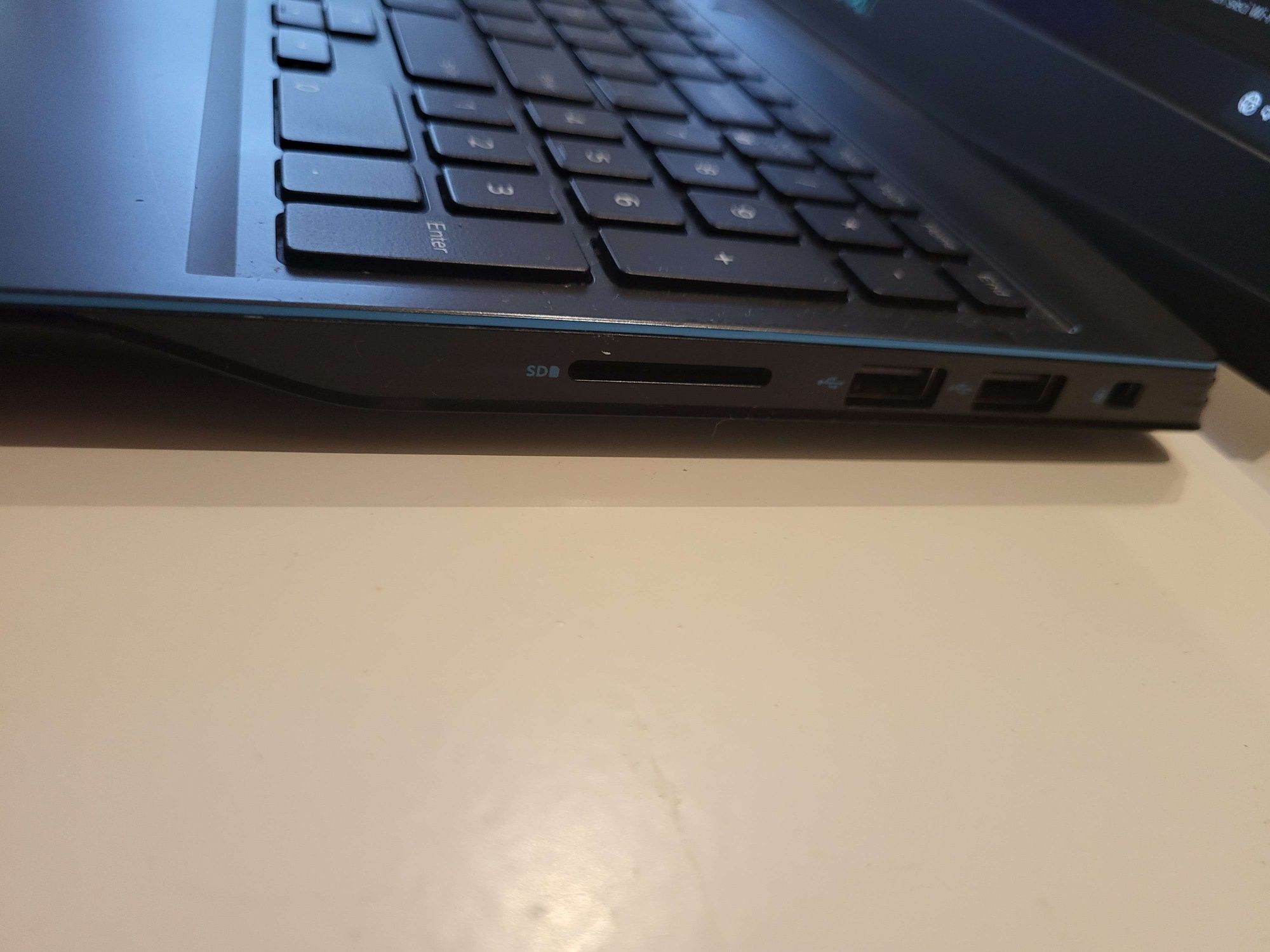 Laptop gamingowy Dell G3 3590