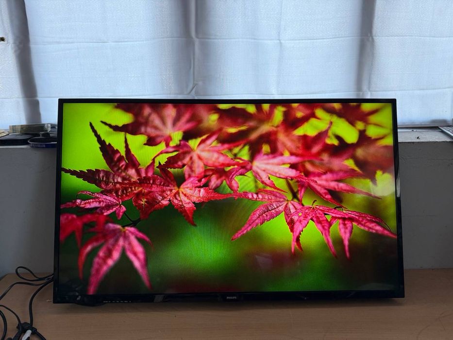 Телевізор Philips – 43”, Full HD, T2