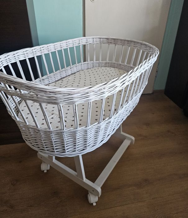 Kosz Mojżesza na kółkach