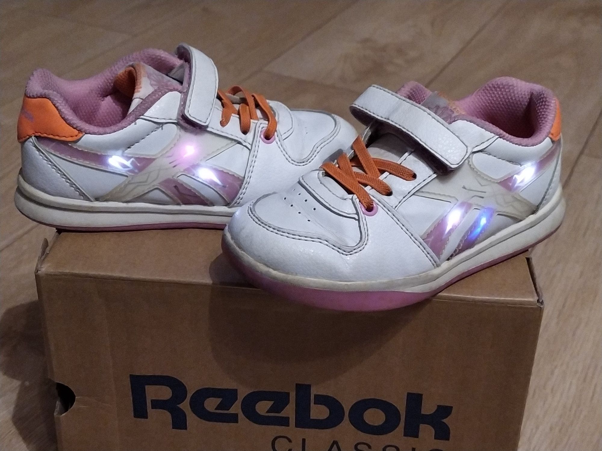 Buty świecące sneakersy  Reebok classic step and flash LED r.