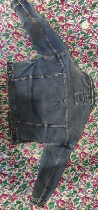 Джинсова вкорочена куртка,р.S,L .