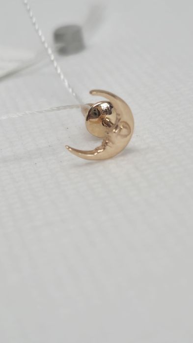 Сережка-пуссета з червоного золота. "Місяць". Нова. Sovissimo.