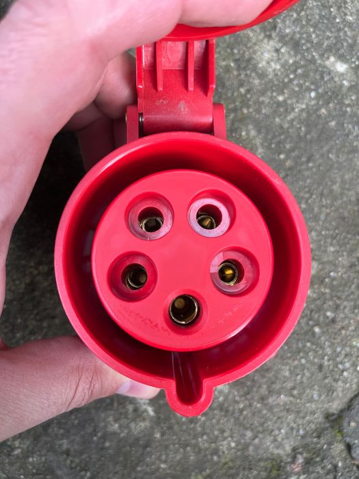Gniazdo 5pin 32A 400V stan idealny