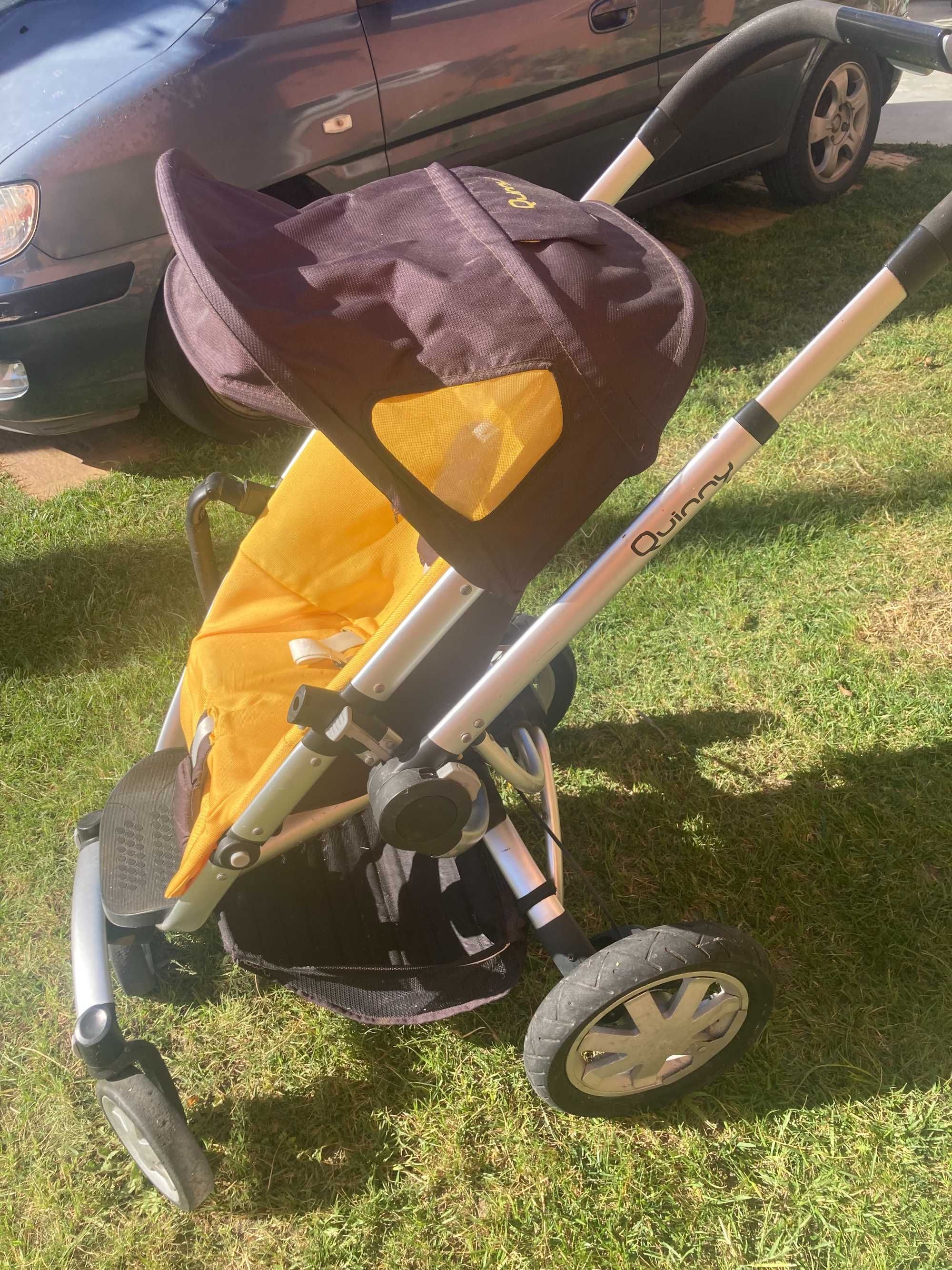Carrinho para Bebé / Criança - Quinny