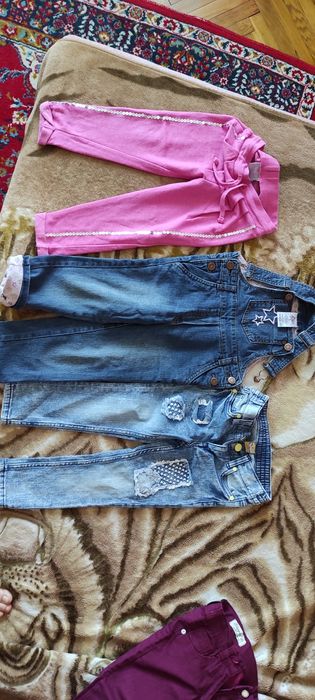 Джинсовий комбінезон, спортивні штани, лосіни, джинси, костюм