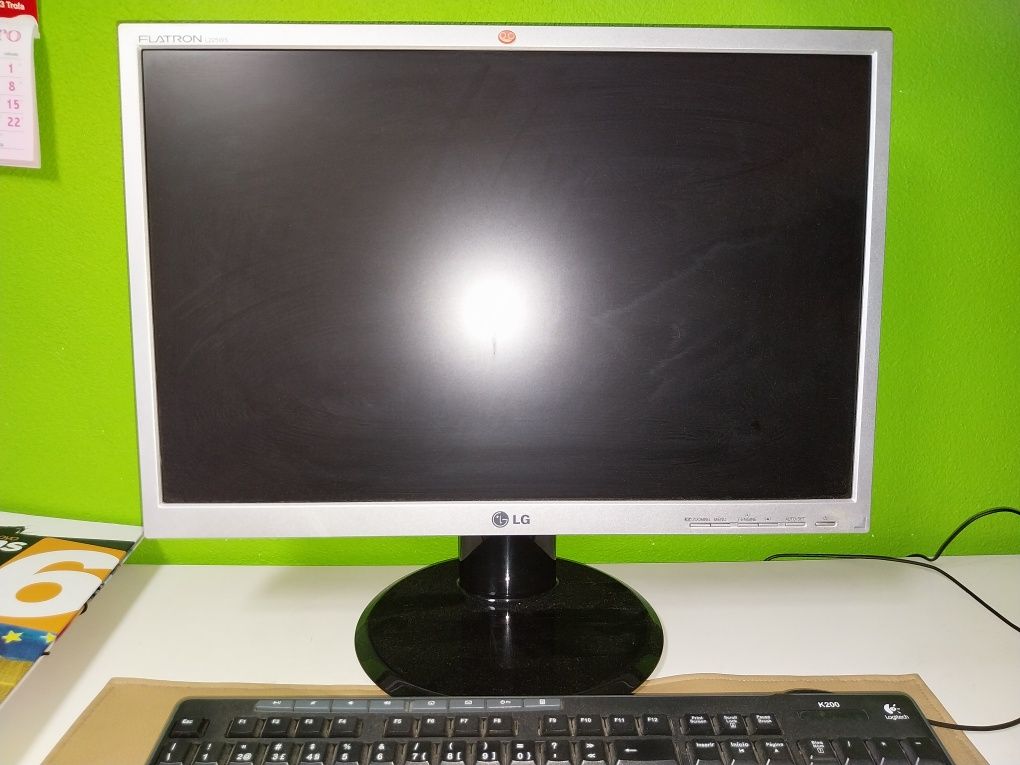 Monitor lg, muito bom estado