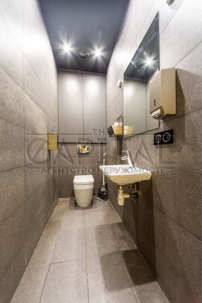 Продажа фасад комерции (270,5м2) Печерск , Макейна , 1-й этаж ТОРГ!!!