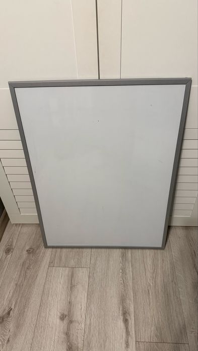 Biała tablica magnetyczna