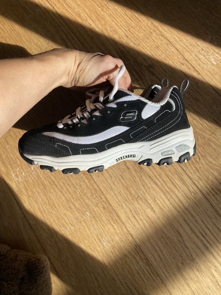 Skechers D’Lite