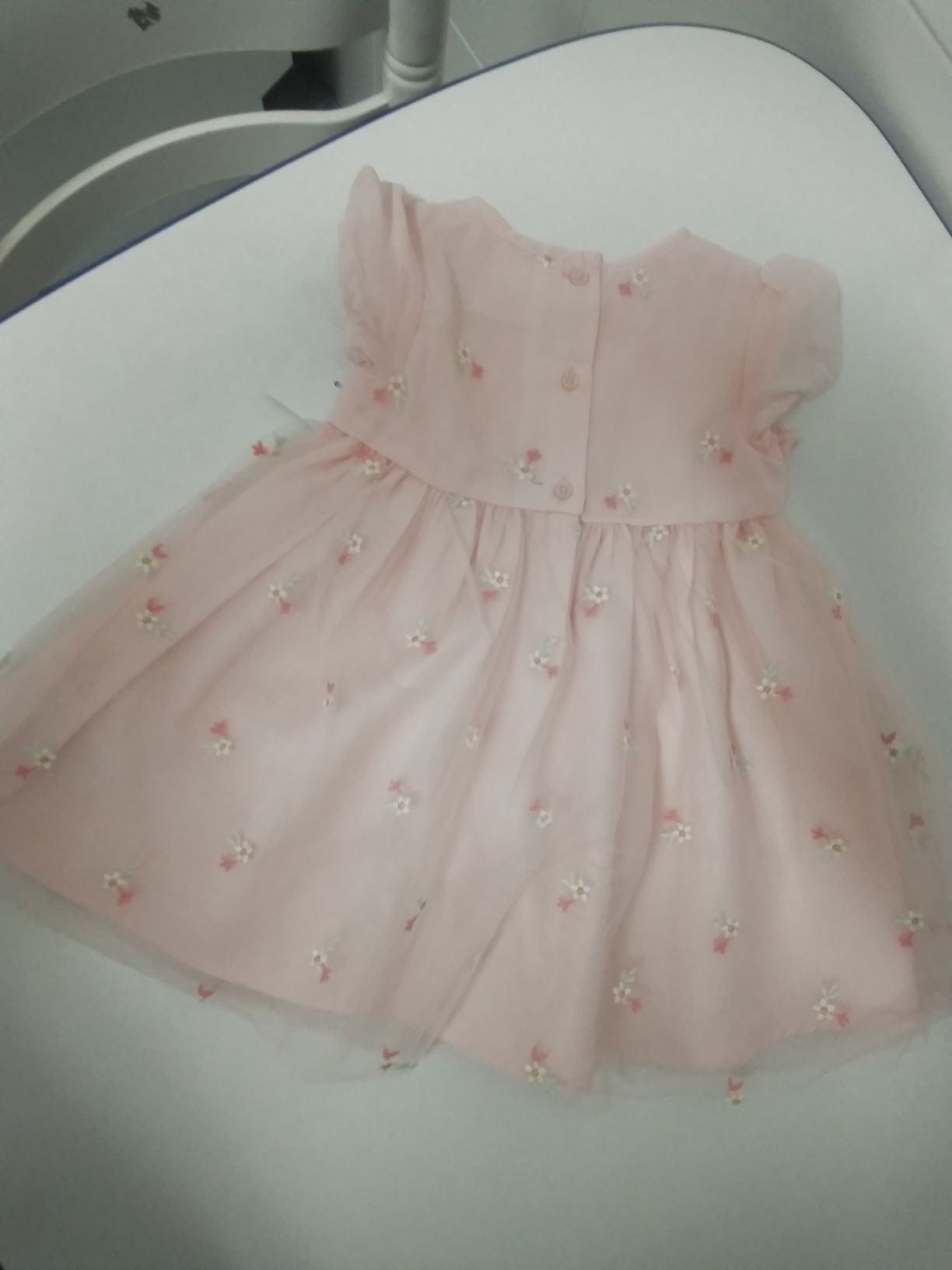 Vestido novo C&A tamanho 9/12 meses