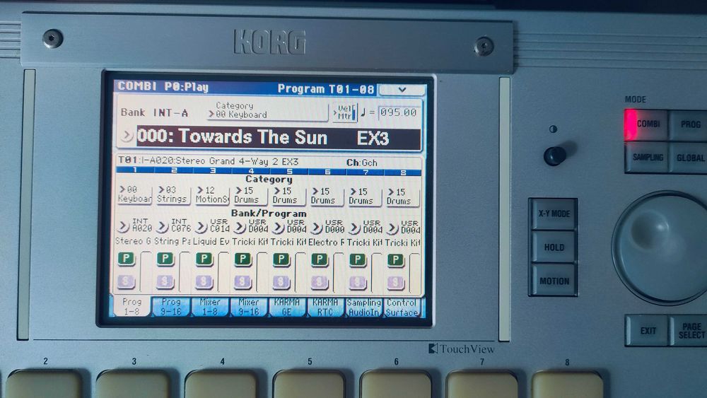 Korg M3 expanded z modułem Radias plus klawiatura plus hard case.