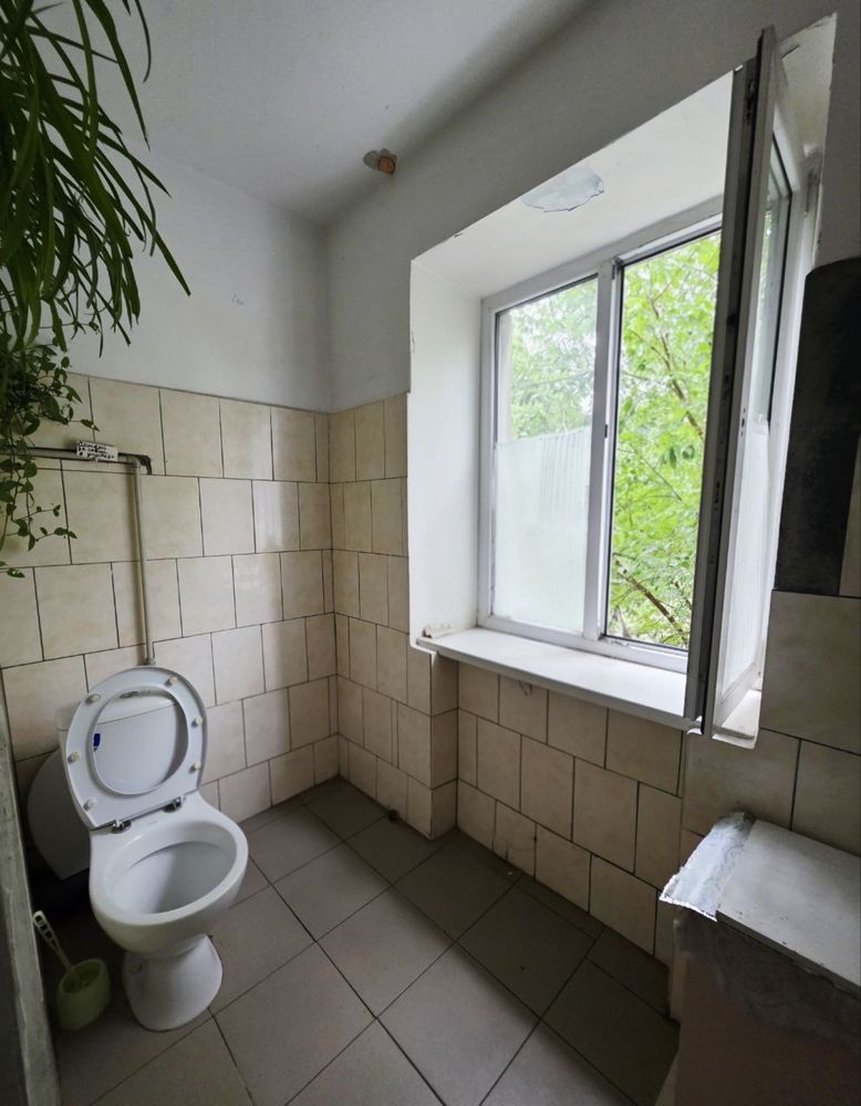 Продам комнату в общежитие 25 кв.м на 2 этаже
