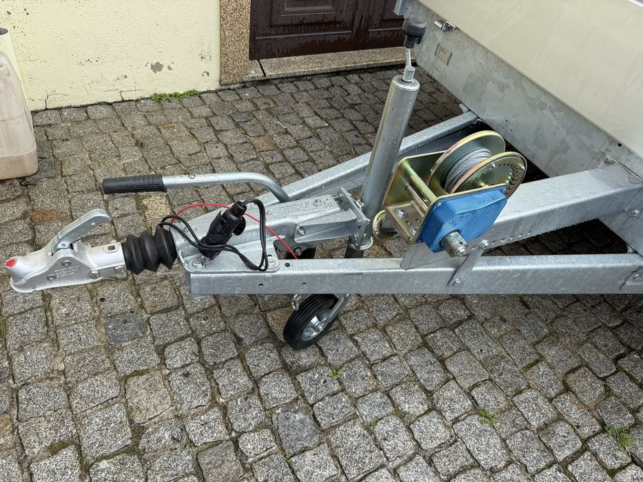 Reboque em otimo estado