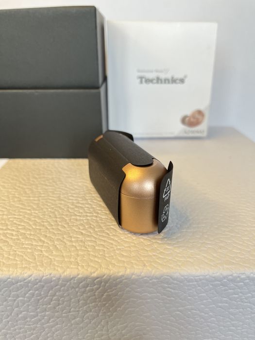 Technics sluchawki  bezprzedowodowe douszne różowe nowe etui ładujące