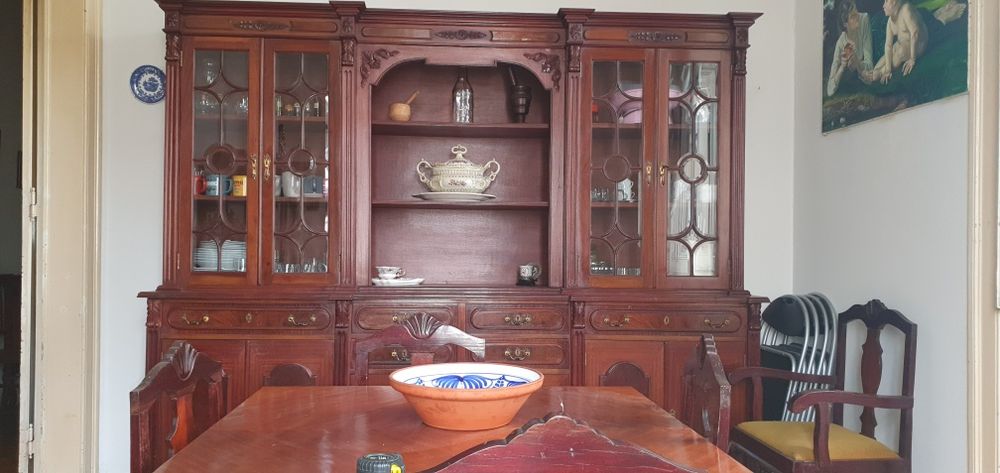 Cristaleira e aparador