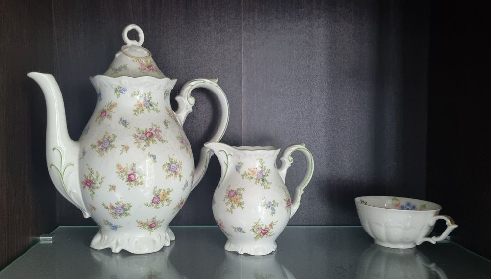 Dzbanek na kawę i mleko porcelana