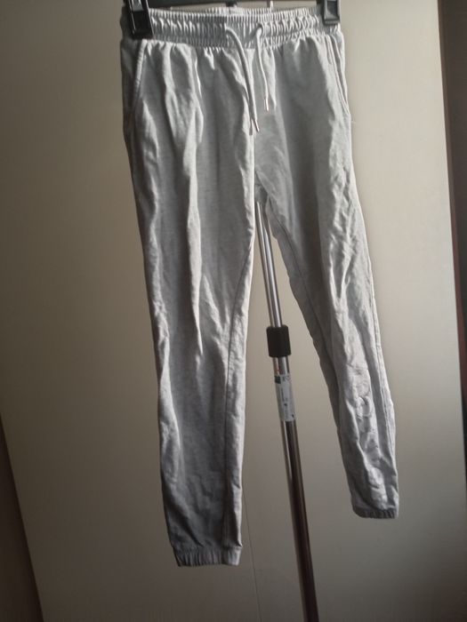 Spodnie dresowe dla dziewczynki rozmiar 146/152