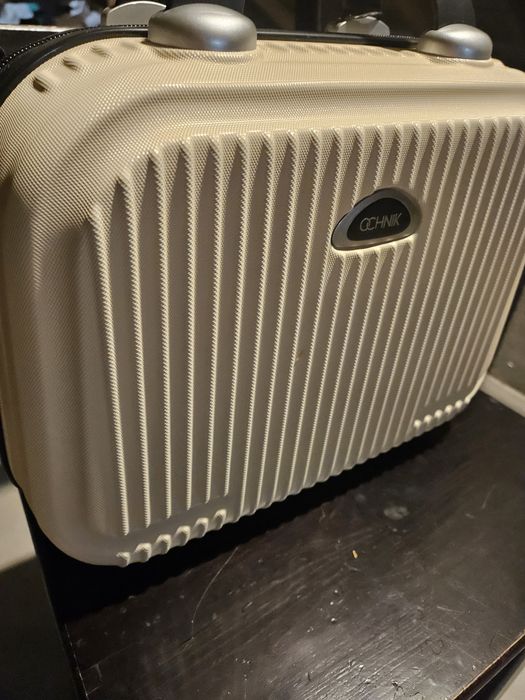 Walizka kuferek kabinowy