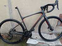 Giant Revolt Advanced 3 M Gravel Karbon Carbon