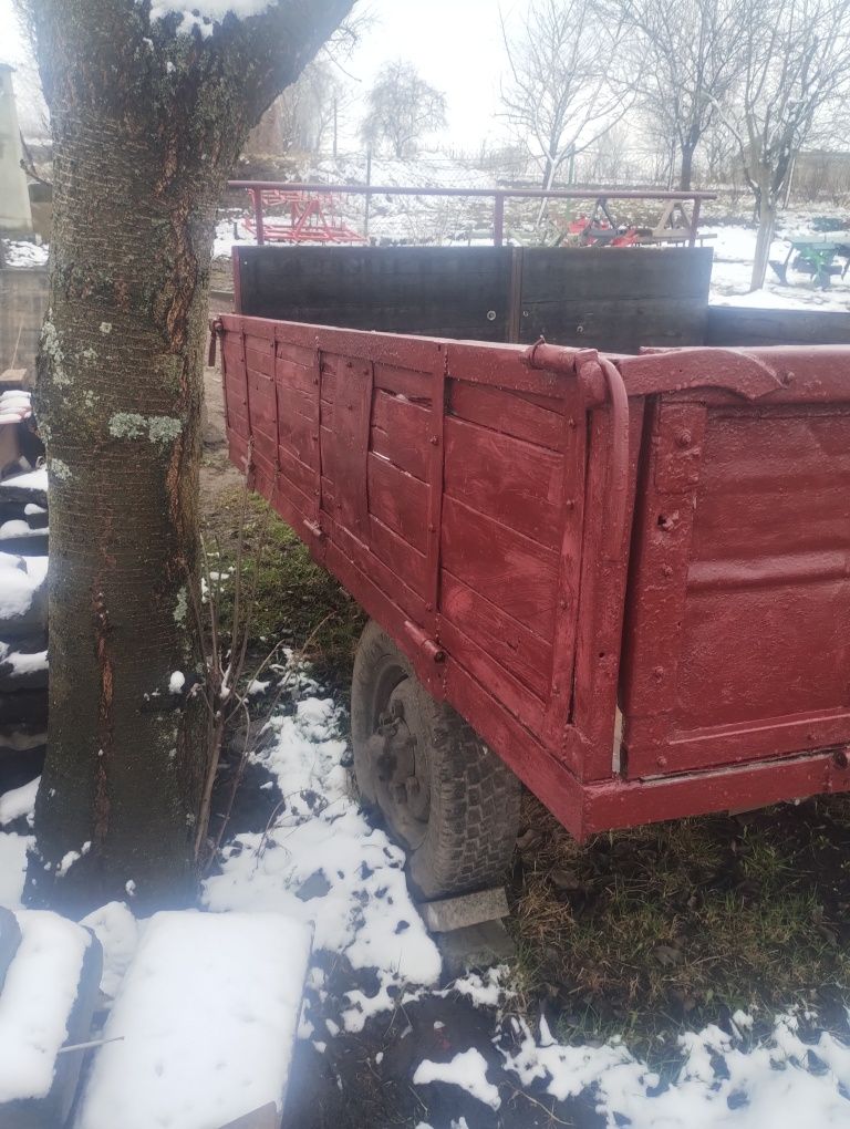 Причеп одноосний