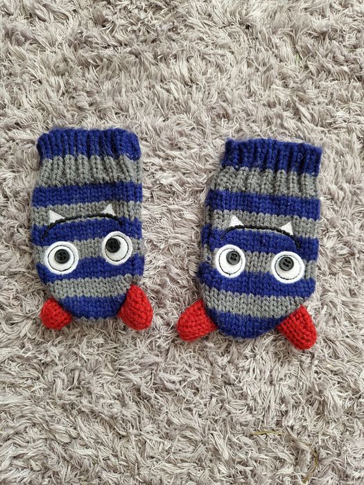 Rękawiczki r. 6-9 m-cy