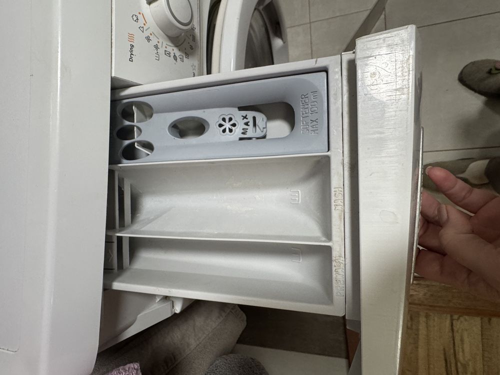 Пральна машина із сушаркою ELECTROLUX EWW 16781 W