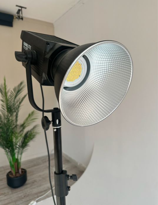 Постійне світло Nanlite FS-150 LED AC Monolight