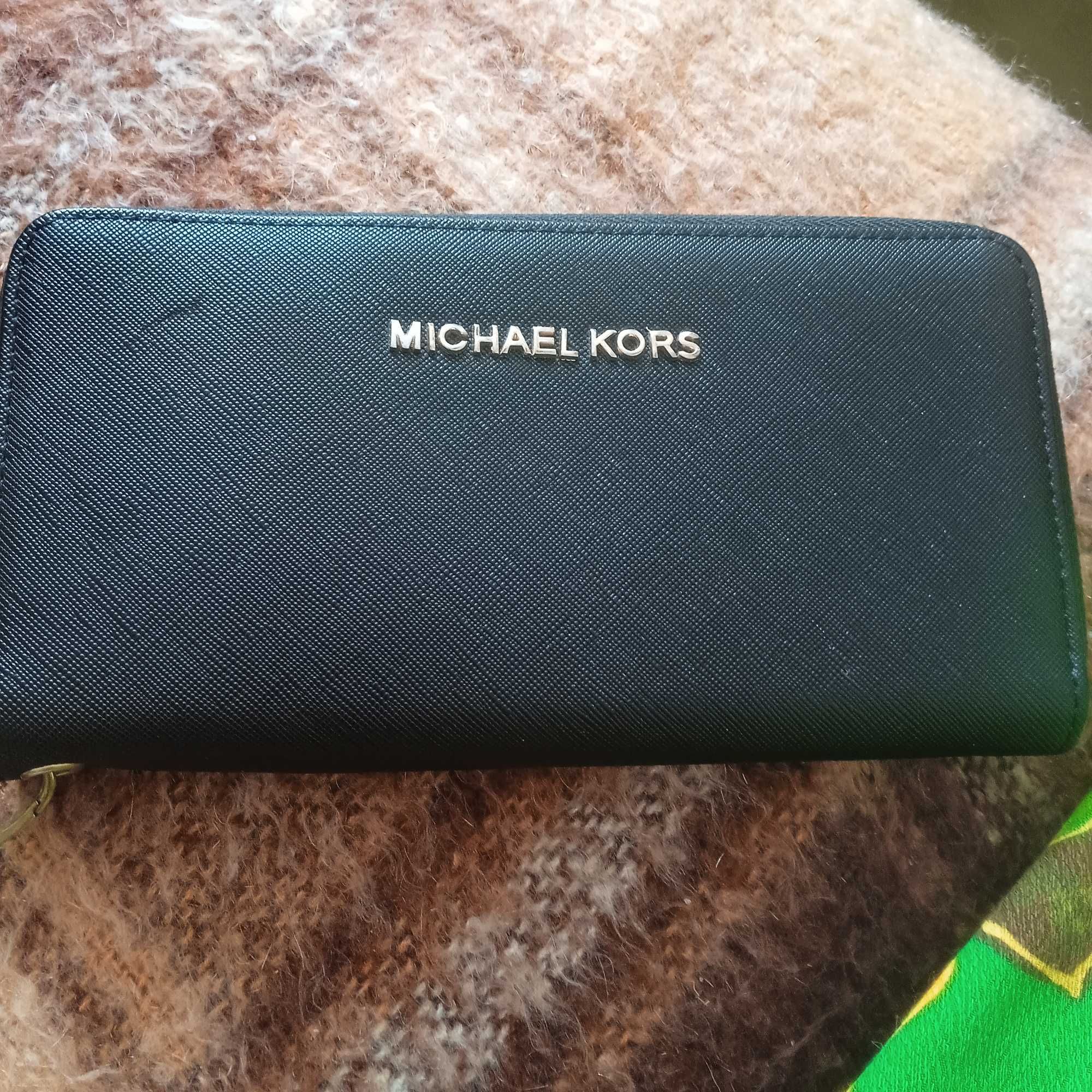 Кошелек черный  MICHAEL KORS