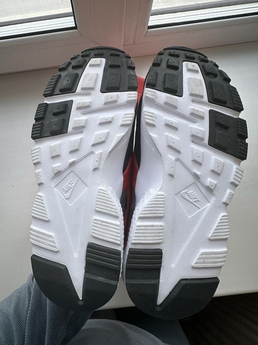 Кросівки Nike Air Huarache Run Gs Smoke Grey University Red 35-36