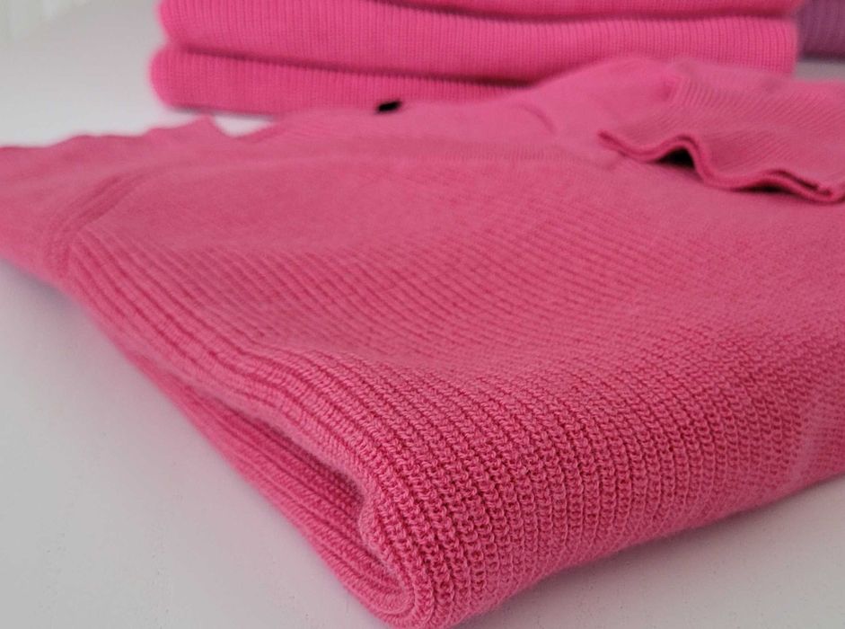 Sweter damski luźny V-neck, róż, wełna 60%, rozmiar M