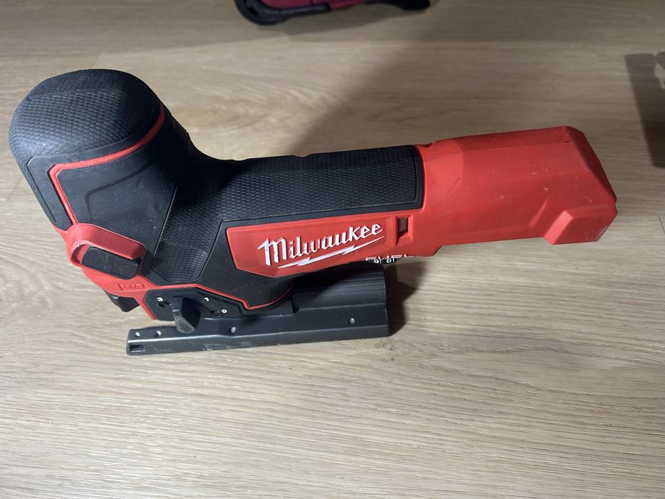 Milwaukee wyrzynarka FBJS